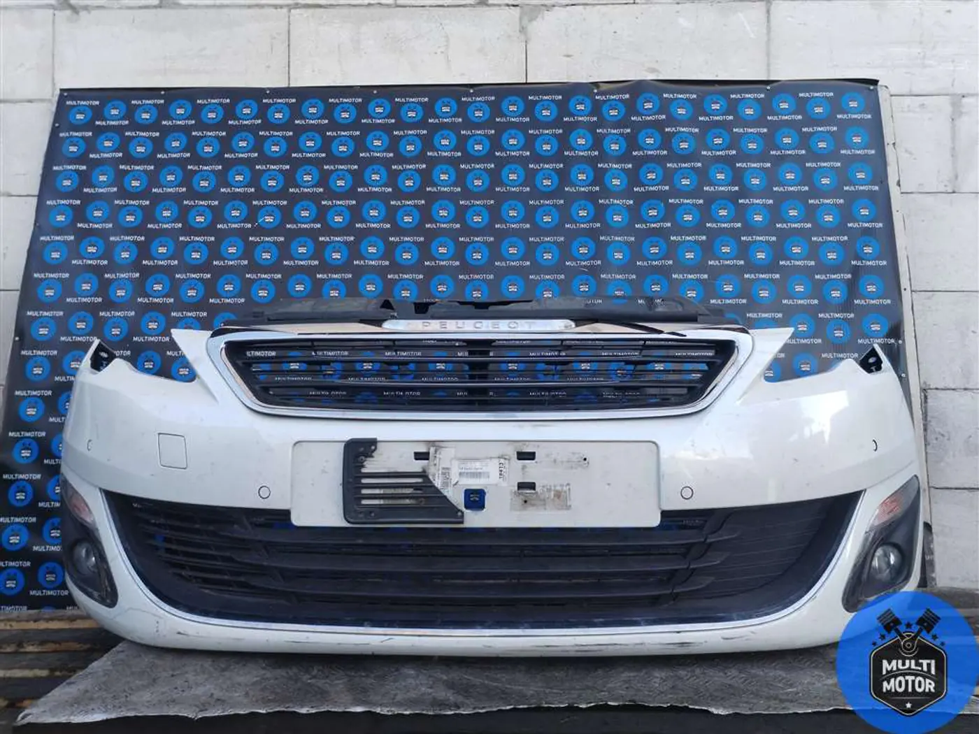 Бампер передний к Peugeot 308 2015