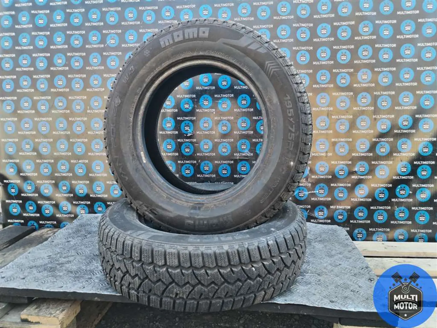 Momo к Momo van pole 2024