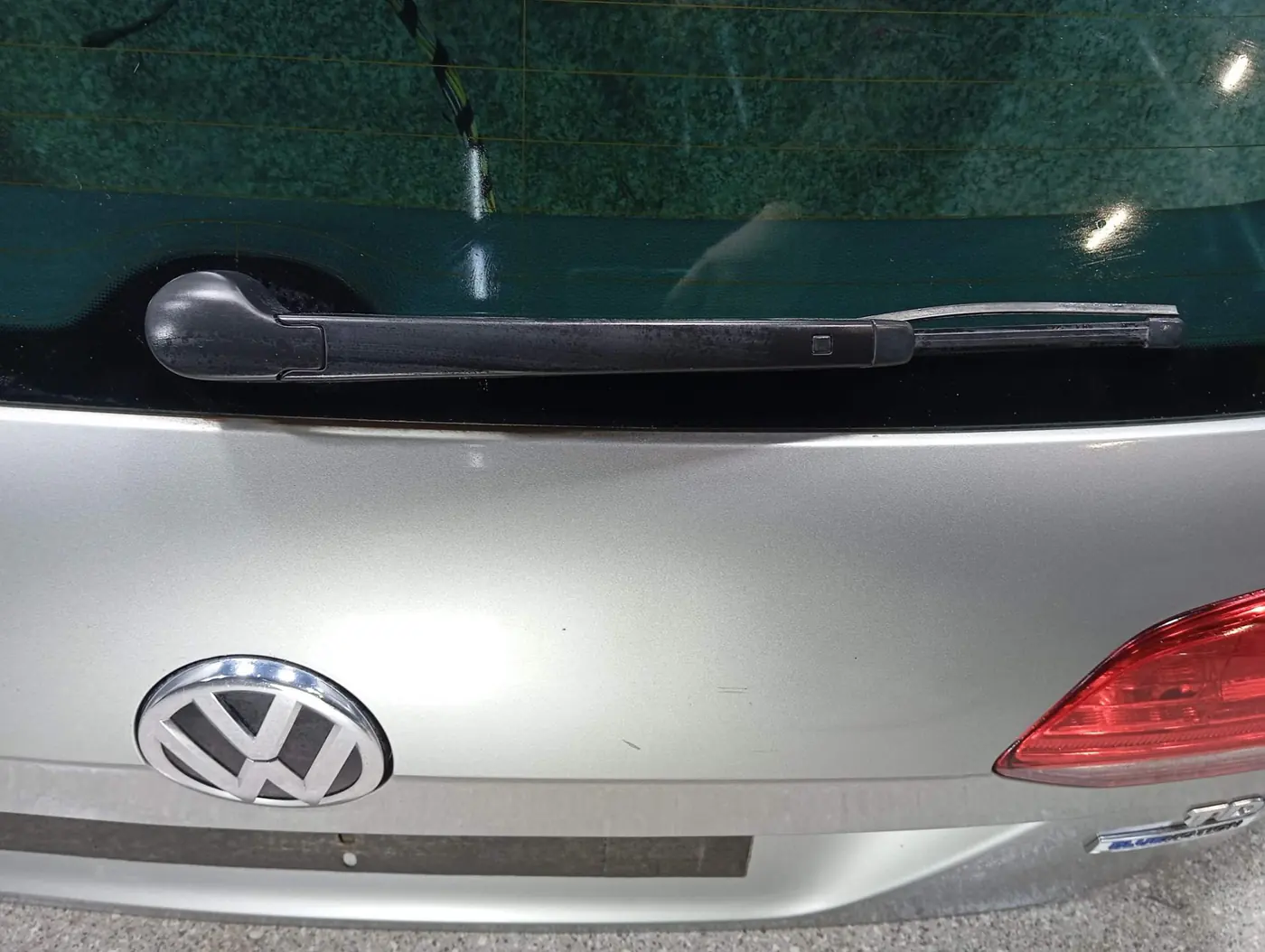 Щеткодержатель задний к Volkswagen Golf 2015