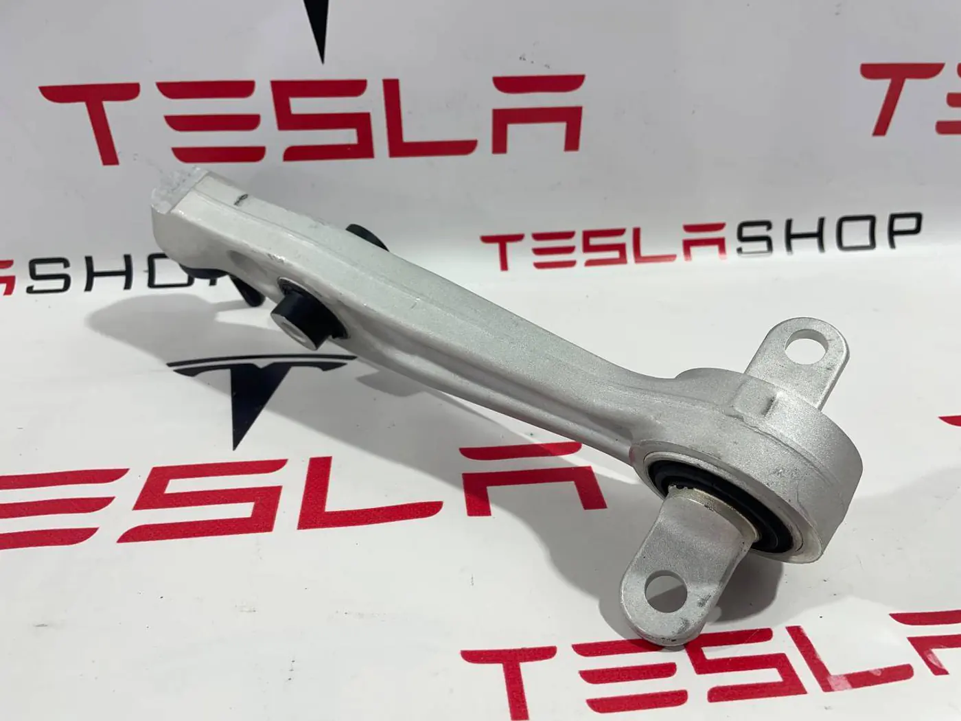 Рычаг передний к Tesla Model 3 2021