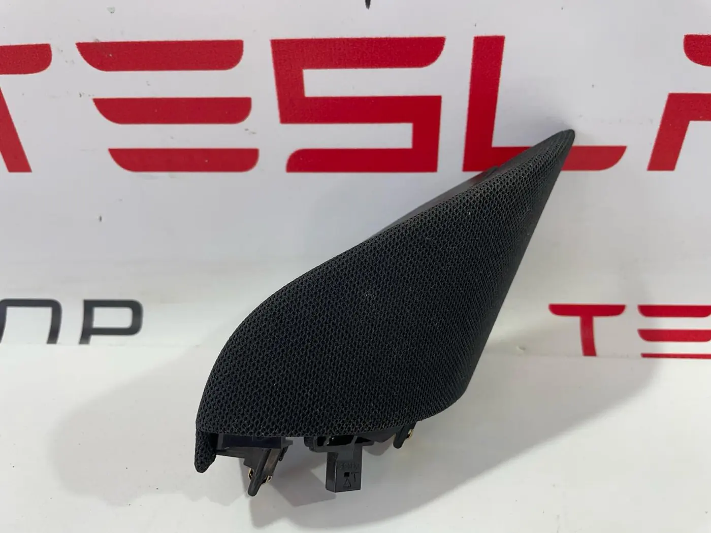 Сетка для динамика к Tesla Model 3 2019