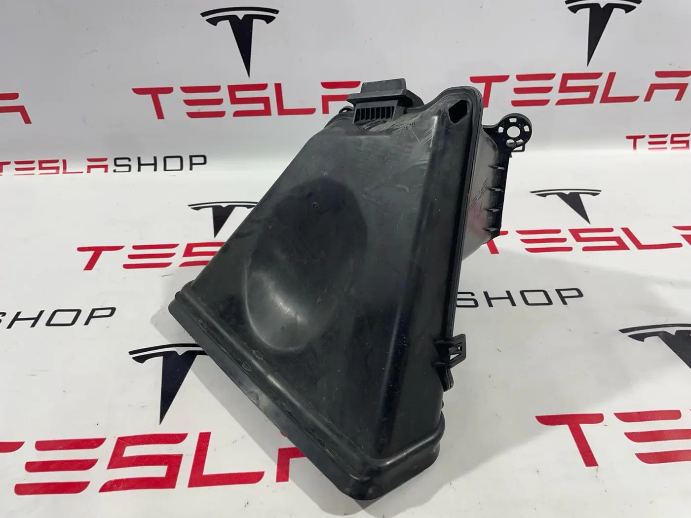 Воздуховод к Tesla Model 3 2019
