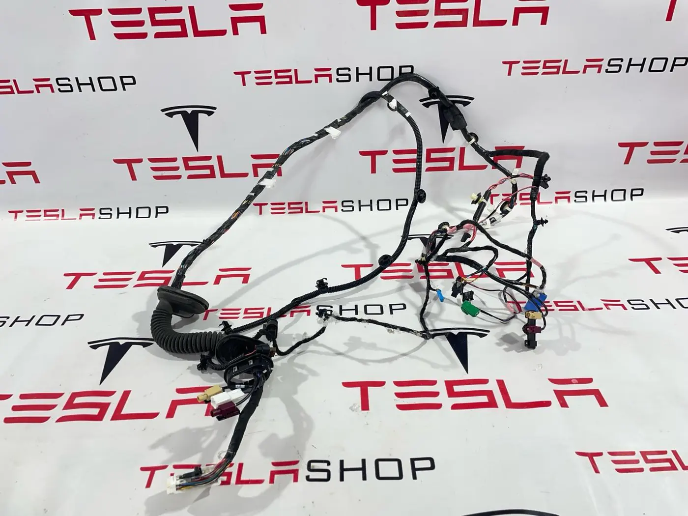 Проводка двери к Tesla Model 3 2019