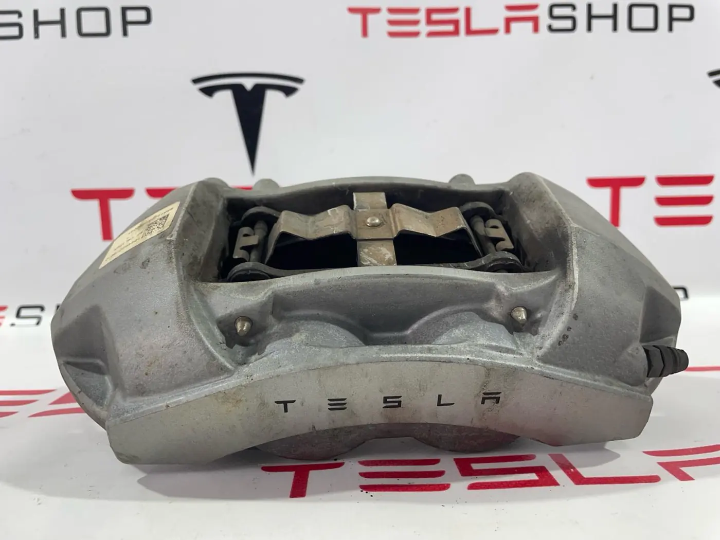 Суппорт передний правый к Tesla Model 3 2019