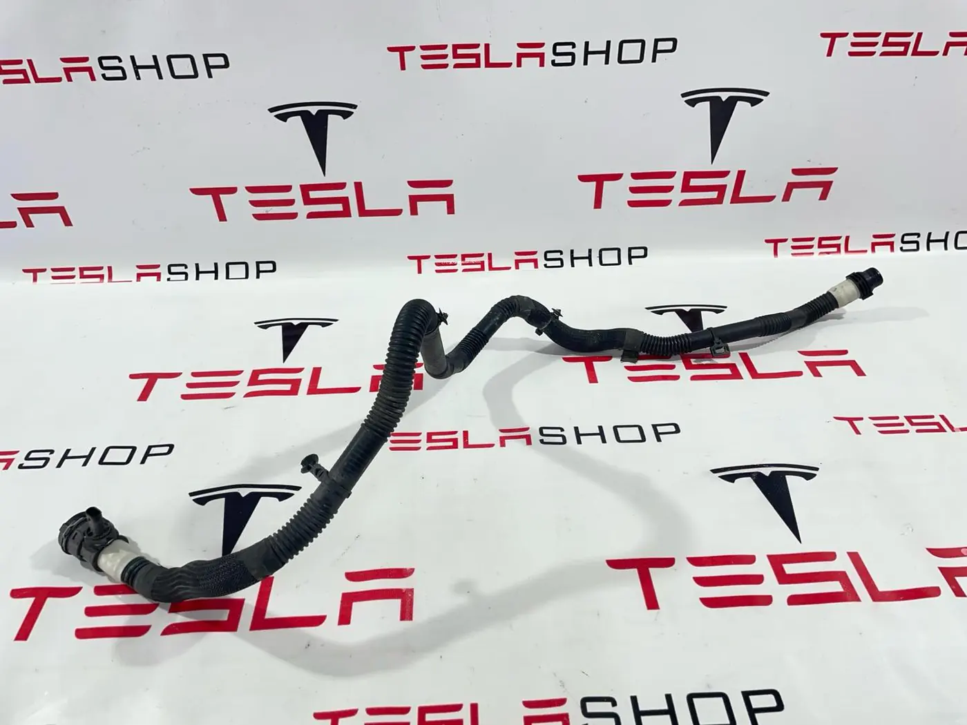 Патрубок радиатора к Tesla Model 3 2019