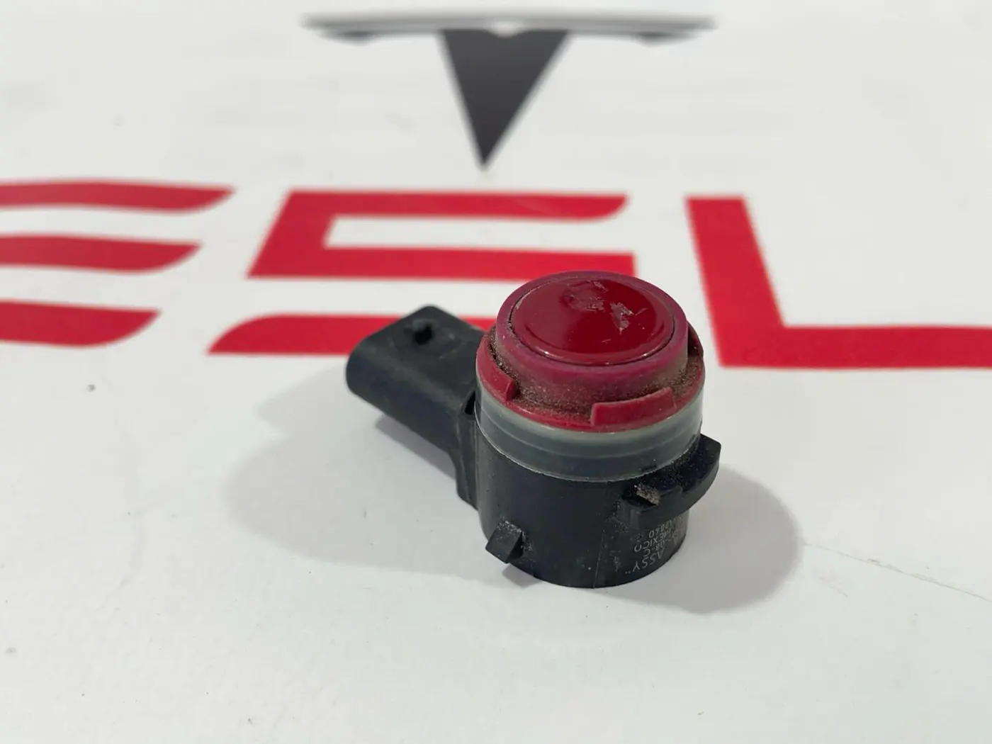 Датчик парктроника к Tesla Model 3 2019