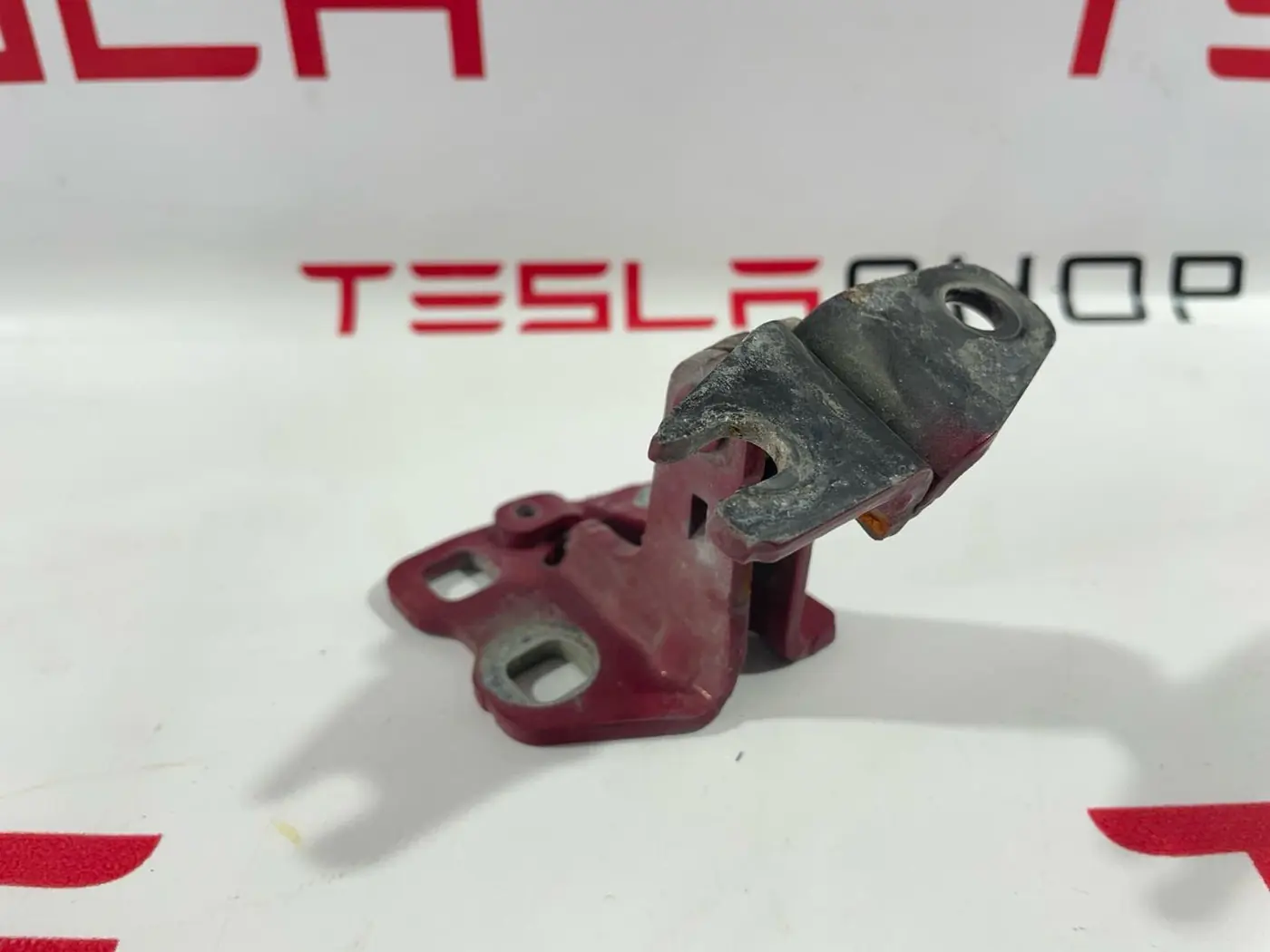 Петля двери к Tesla Model 3 2019