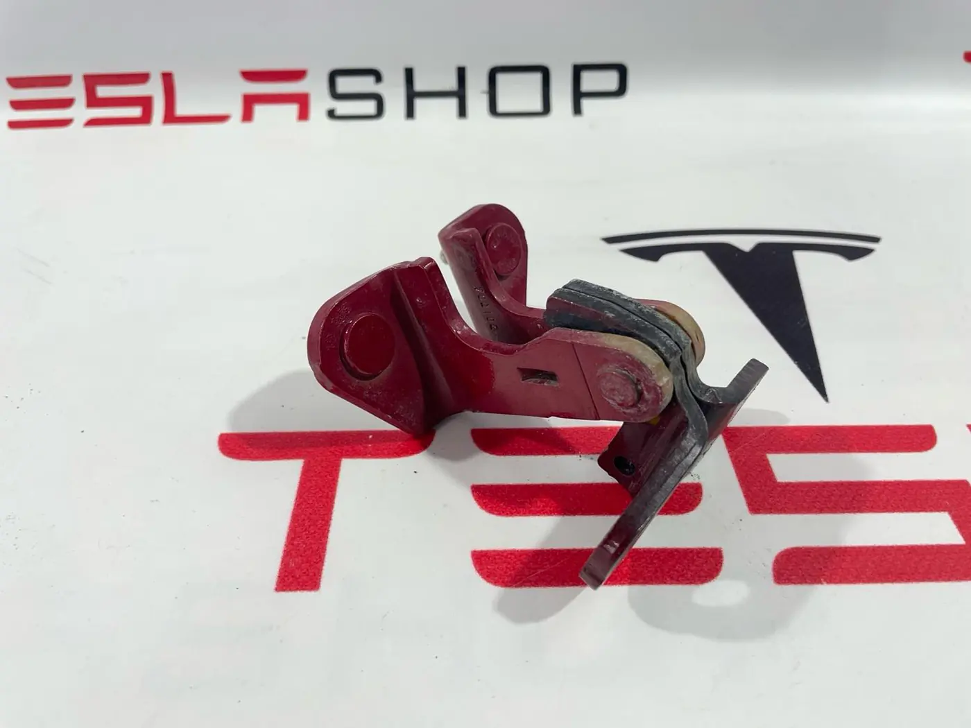 Петля двери к Tesla Model 3 2019