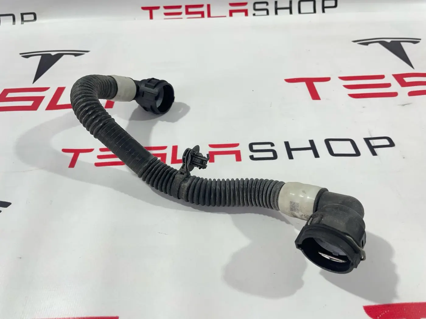 Патрубок радиатора к Tesla Model 3 2019