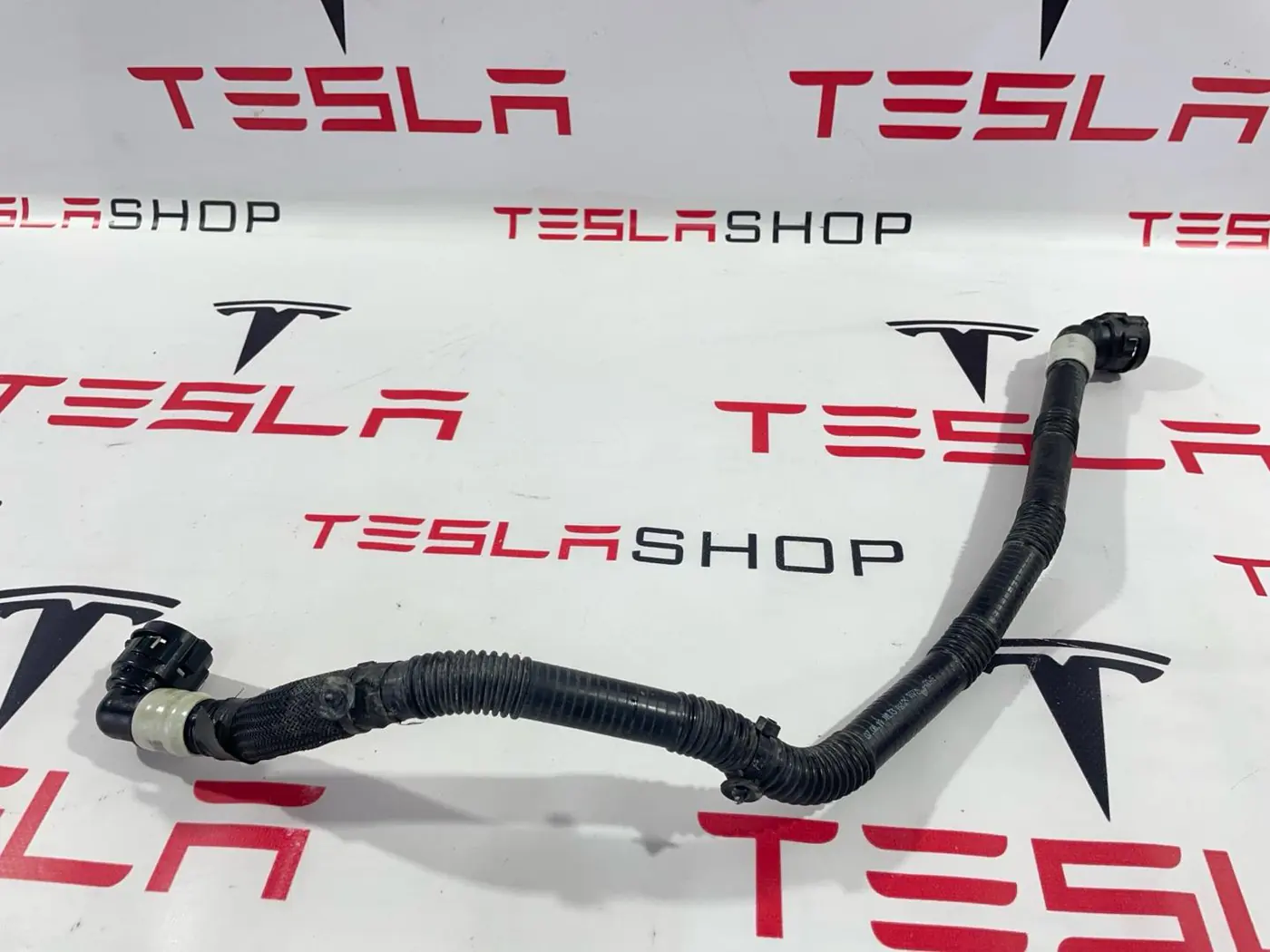 Патрубок радиатора к Tesla Model 3 2019