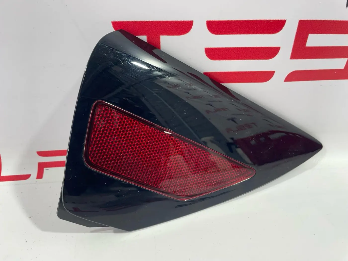 Отражатель фары к Tesla Model 3 2019