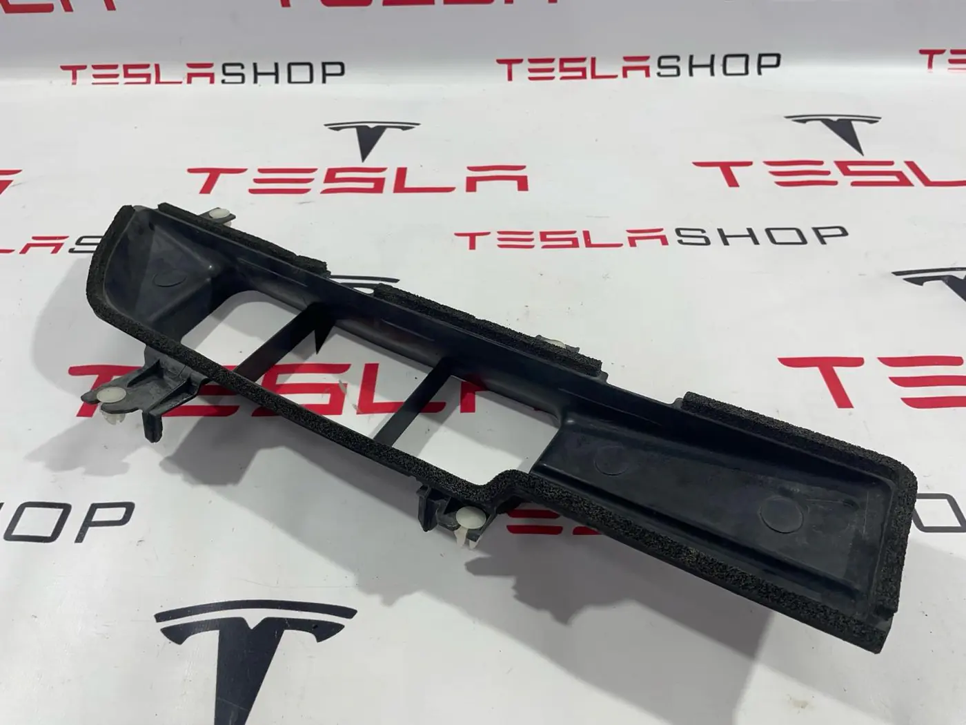 Воздуховод к Tesla Model 3 2019