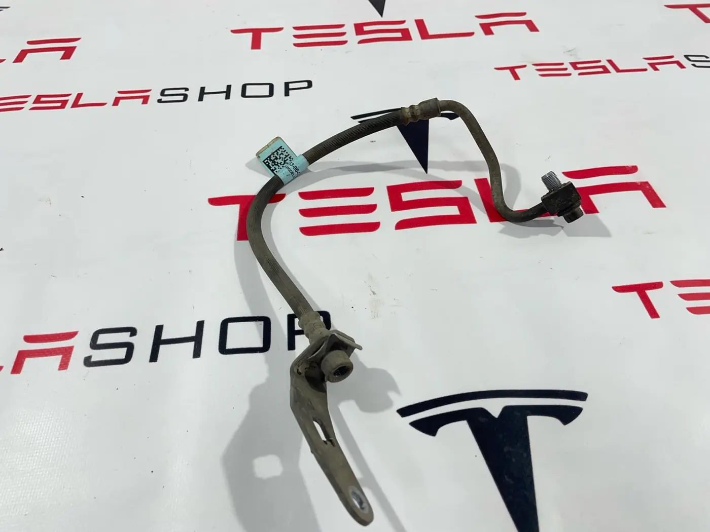 Шланг тормозной к Tesla Model S 2015