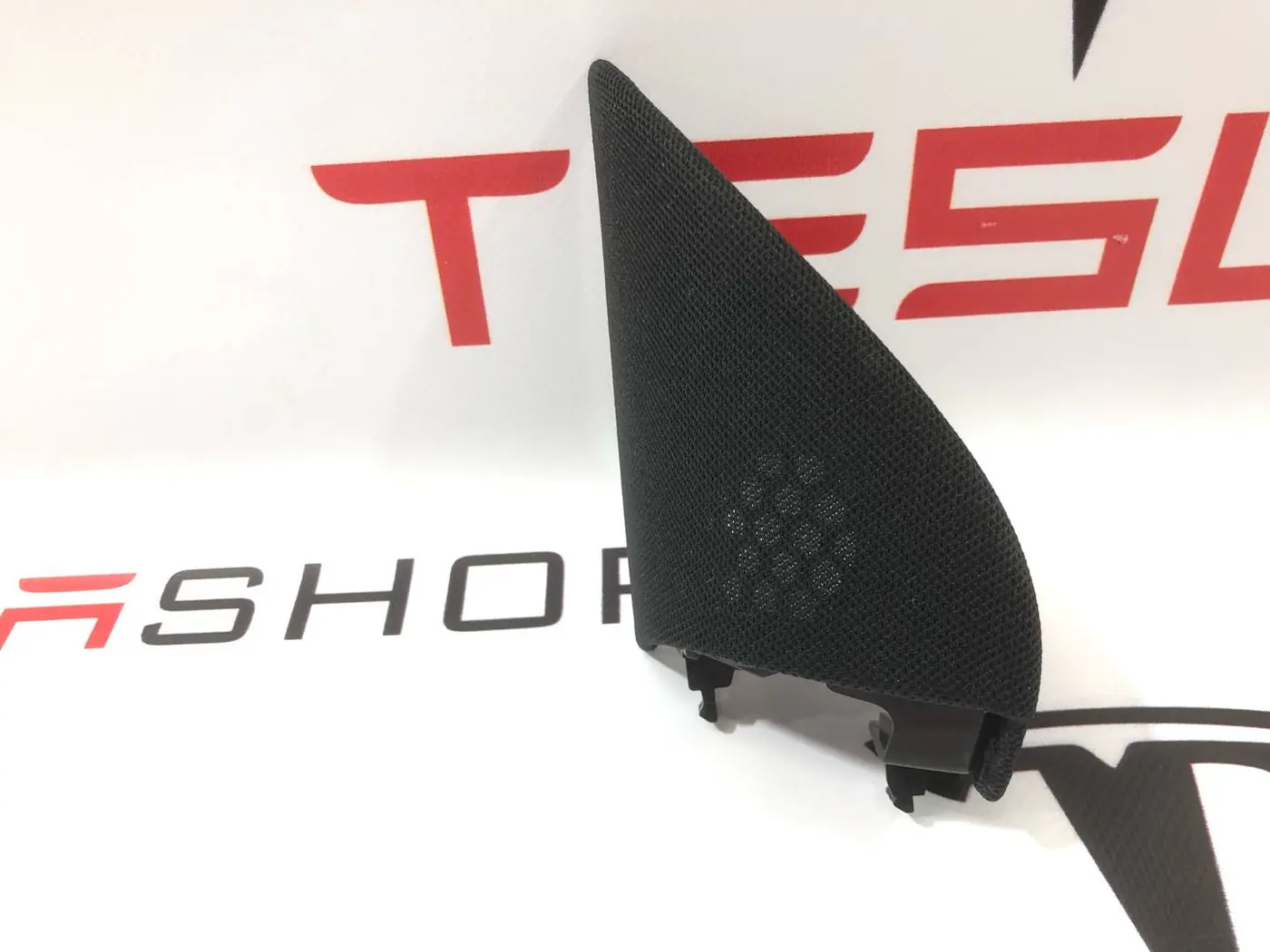 Сетка для динамика к Tesla Model Y 2021