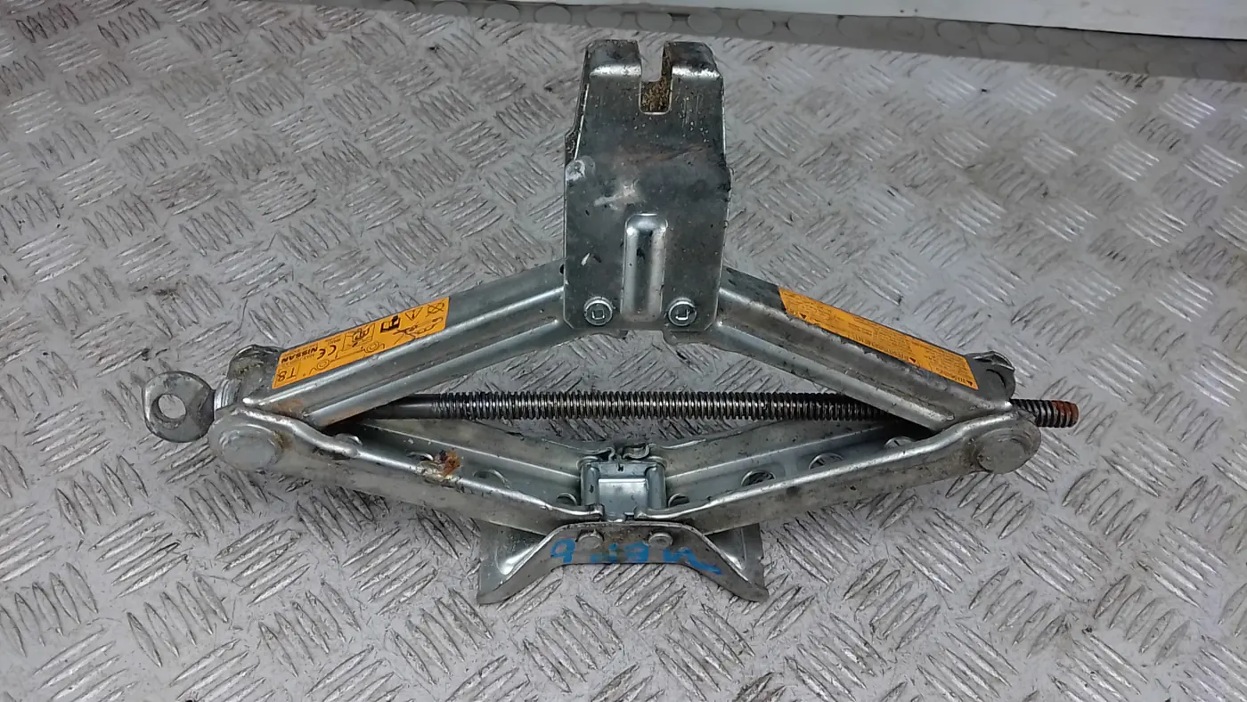 Домкрат к Nissan Qashqai 2008