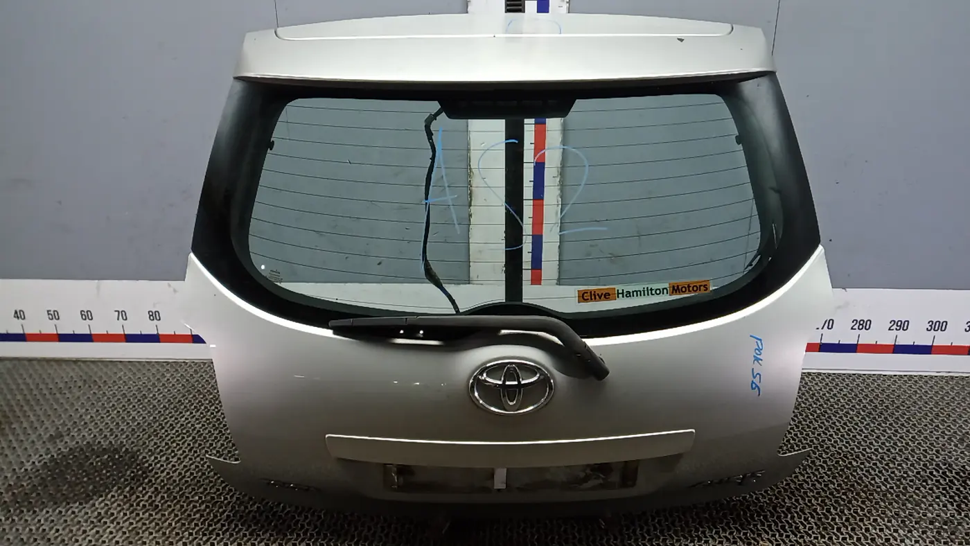 Моторчик стеклоочистителя  к Toyota Auris 2009