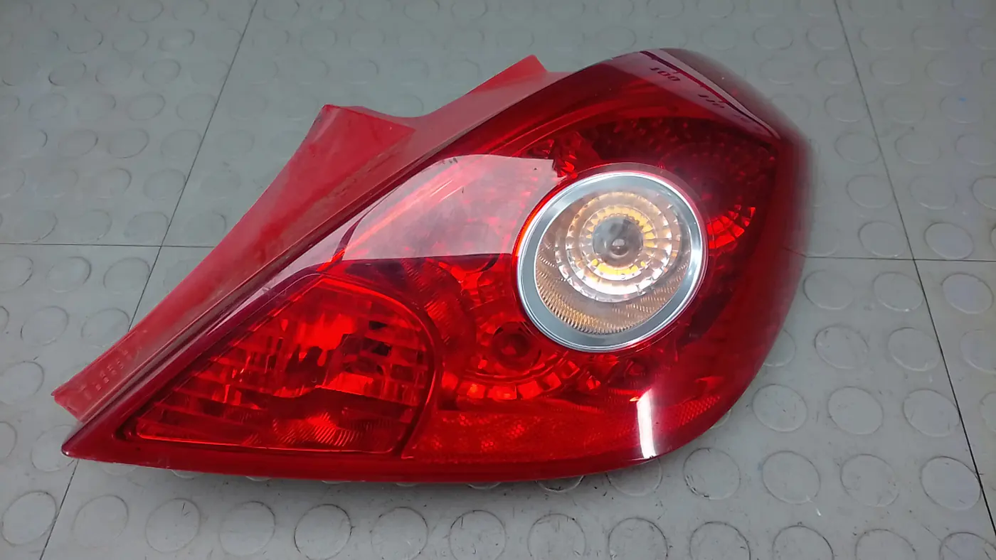 Фонарь задний правый к Opel Corsa 2013