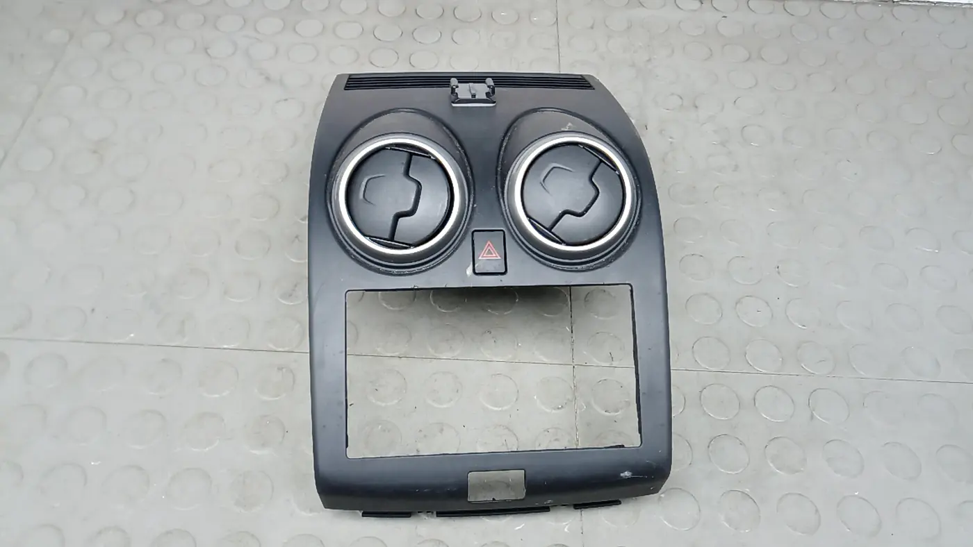 Дефлектор к Nissan Qashqai 2012