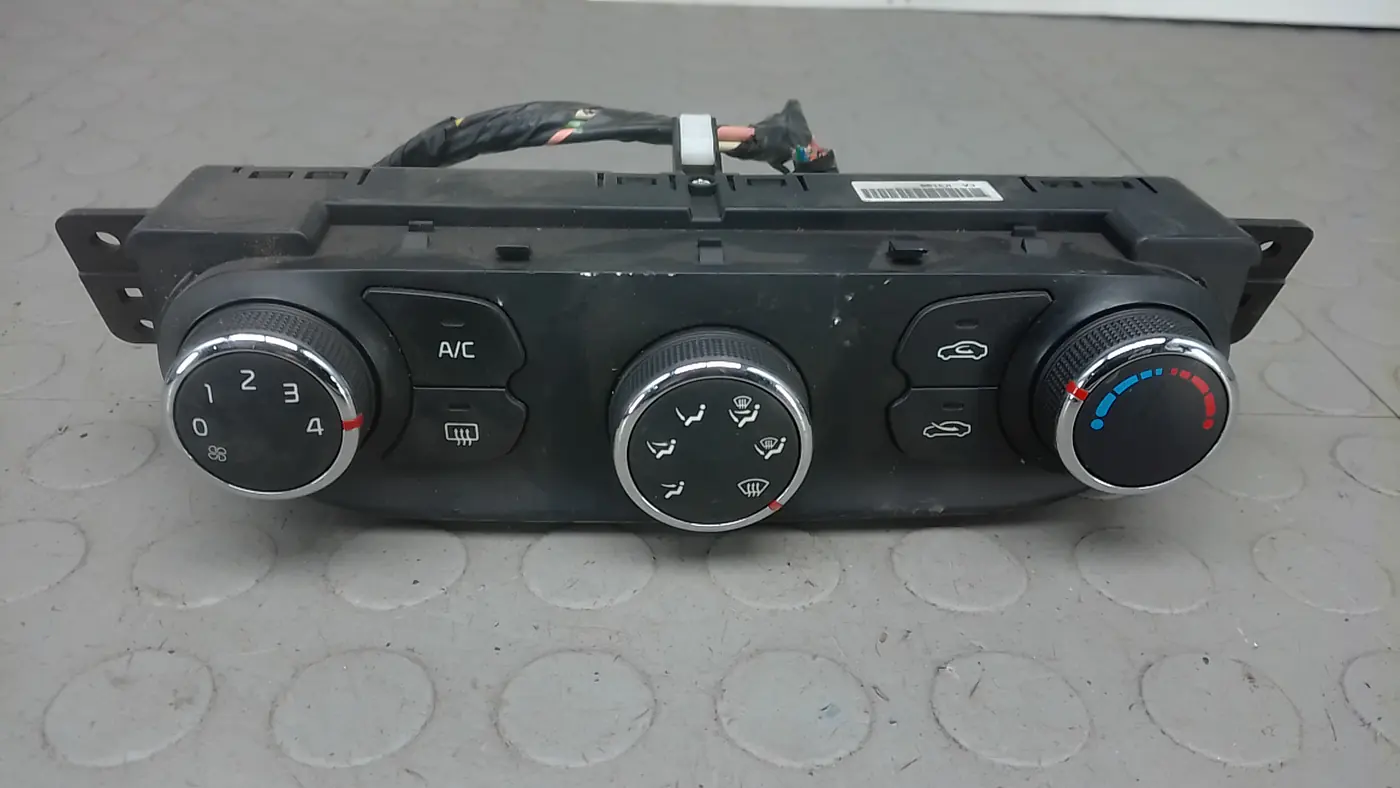Блок управления печки (переключатель отопителя) к Kia Ceed 2013