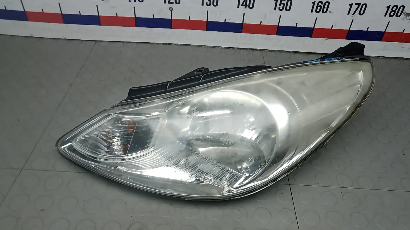 Фара левая к Hyundai i30 2009