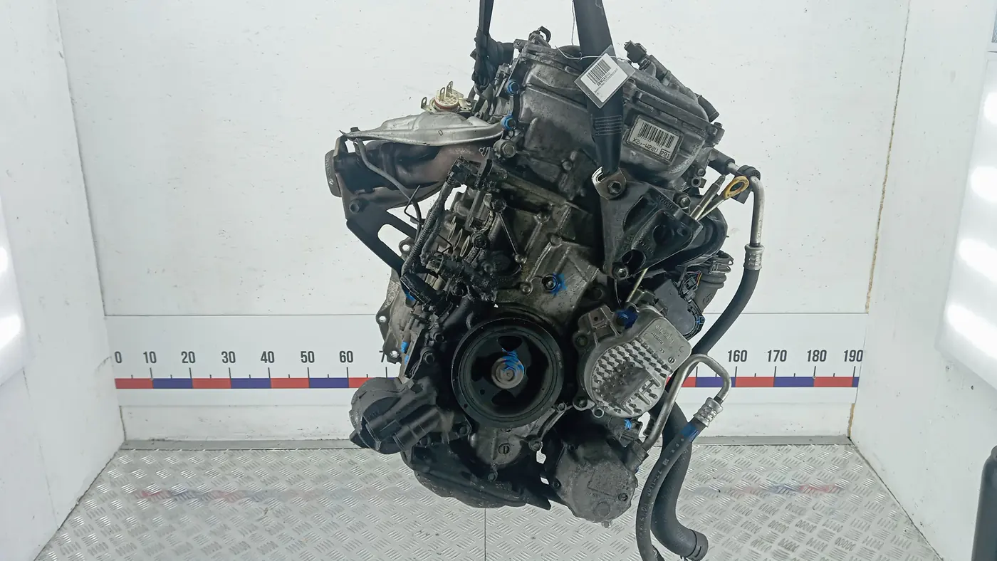 Двигатель к Toyota Prius 2013