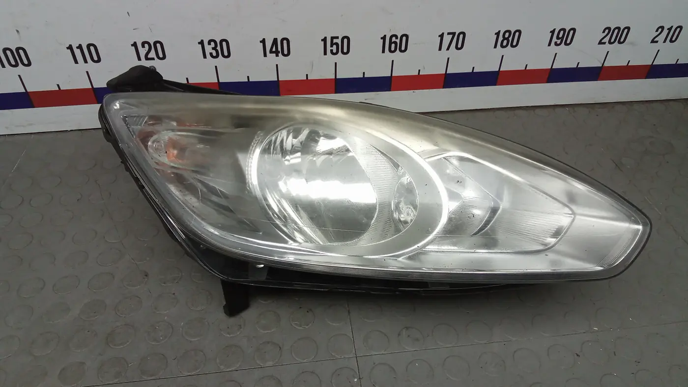 Фара правая к Ford C-MAX 2011