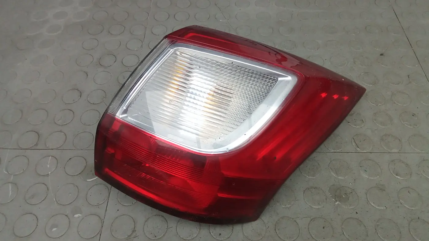 Фонарь задний правый к Ford C-MAX 2011