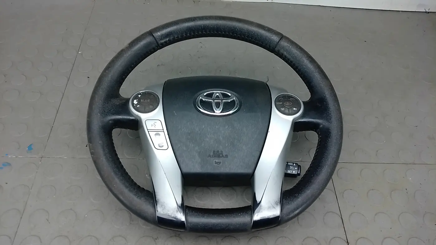 Руль к Toyota Prius 2013