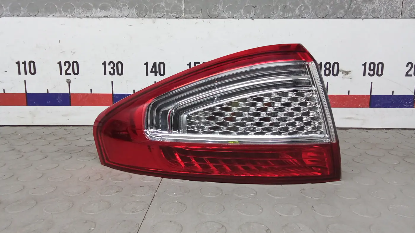 Фонарь задний левый к Ford Mondeo 2013