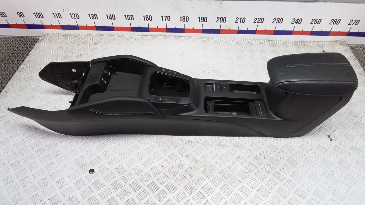 Подлокотник к Ford Focus 2019