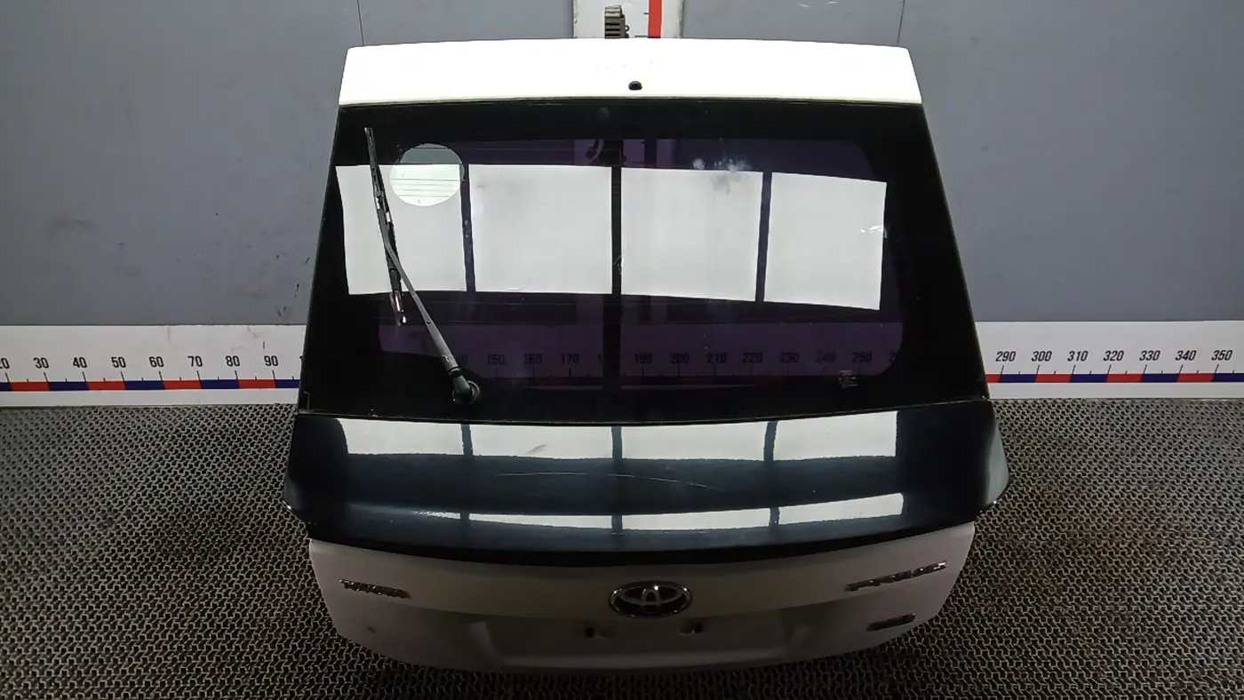 Замок двери к Toyota Prius 2013