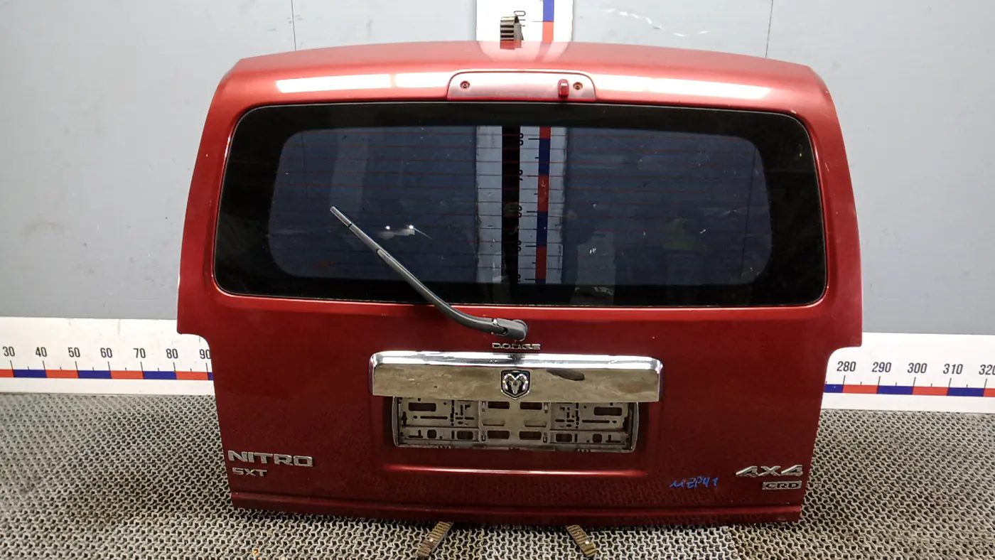 Замок двери к Dodge Nitro 2008