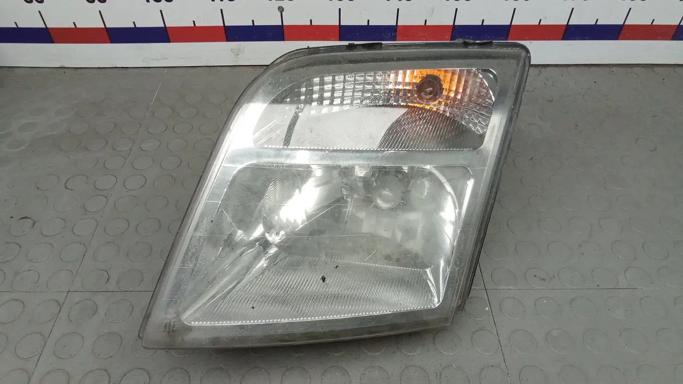 Фара левая к Ford Tourneo Connect 2006