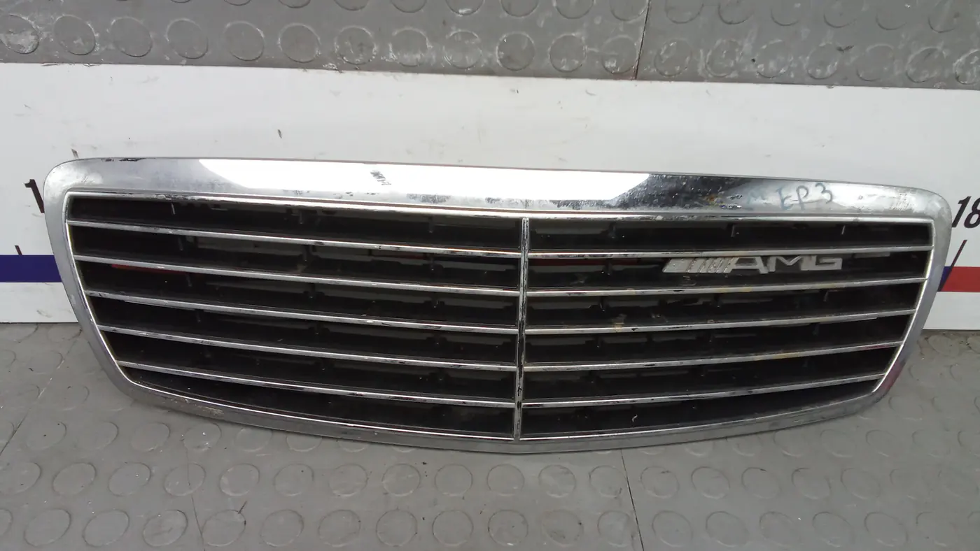 Решетка радиатора к Mercedes-Benz E-klasse 2003