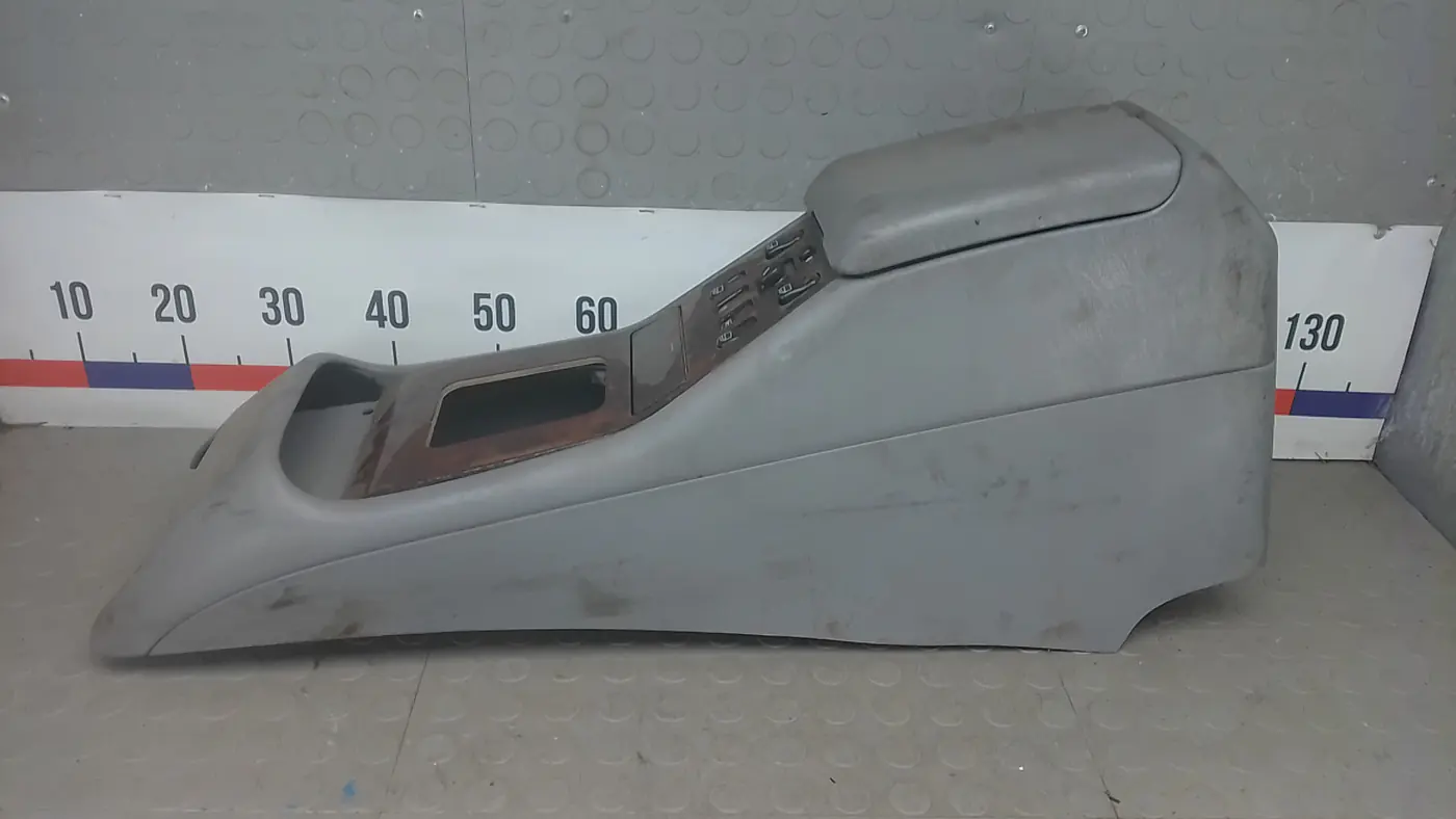 Подлокотник к Mercedes-Benz M-klasse AMG 2001