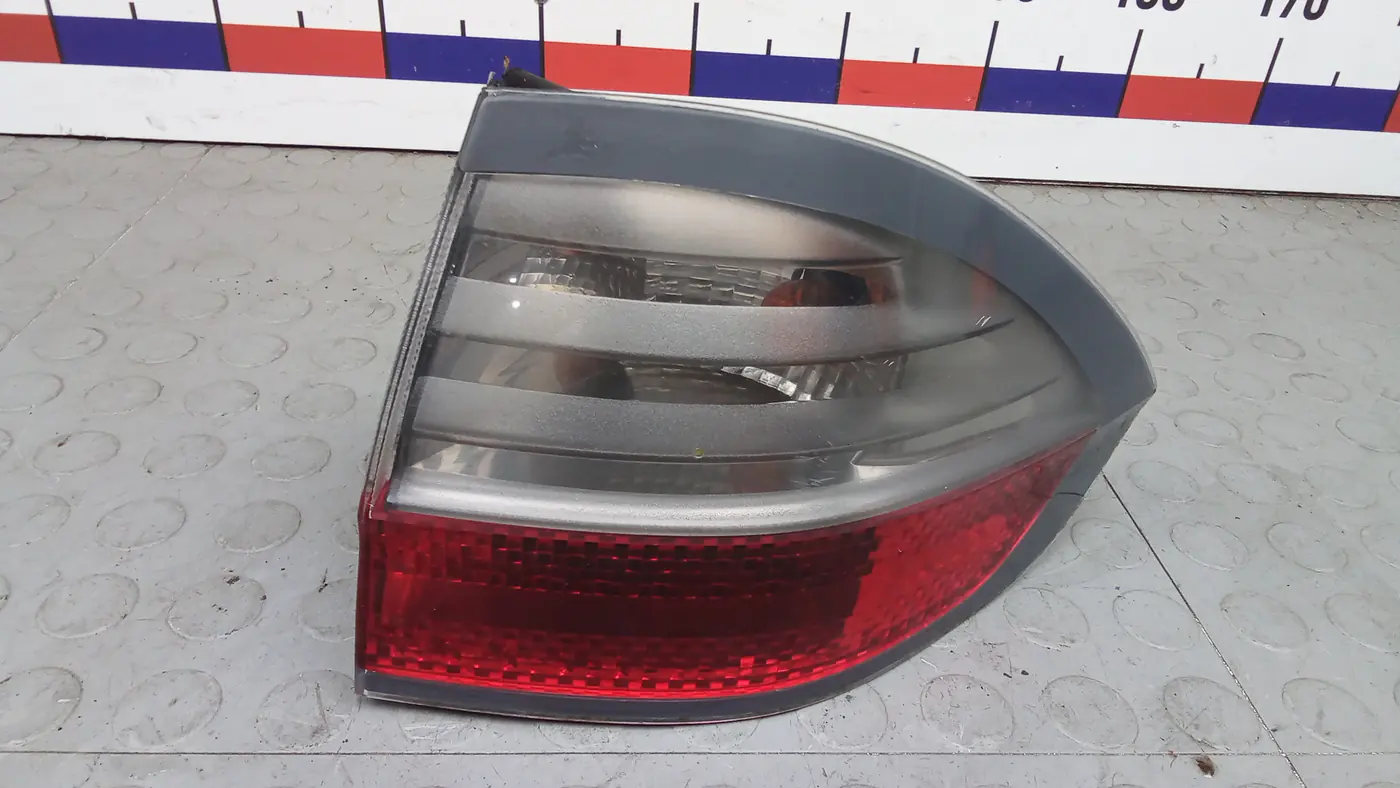 Фонарь задний правый к Ford S-MAX 2007