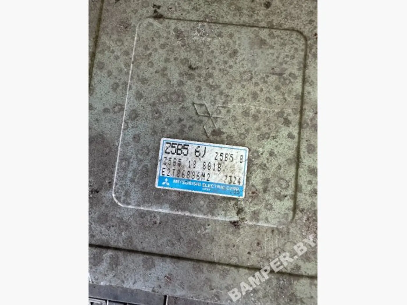 Блок управления двигателем к Mazda 323 1996