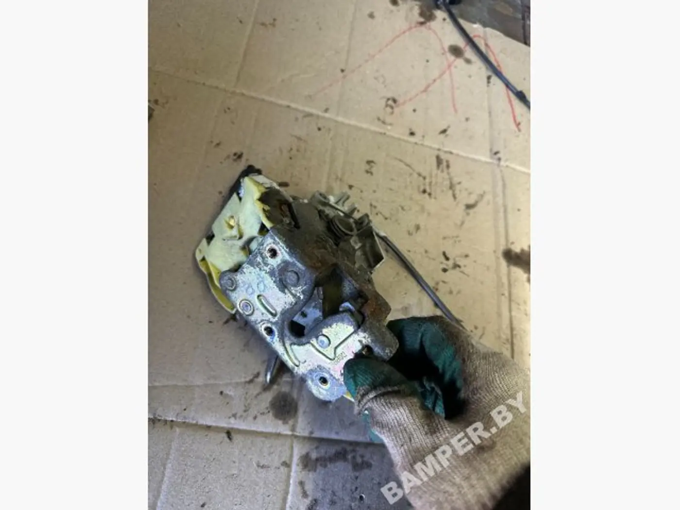 Замок двери передней правой к Ford Focus 1999