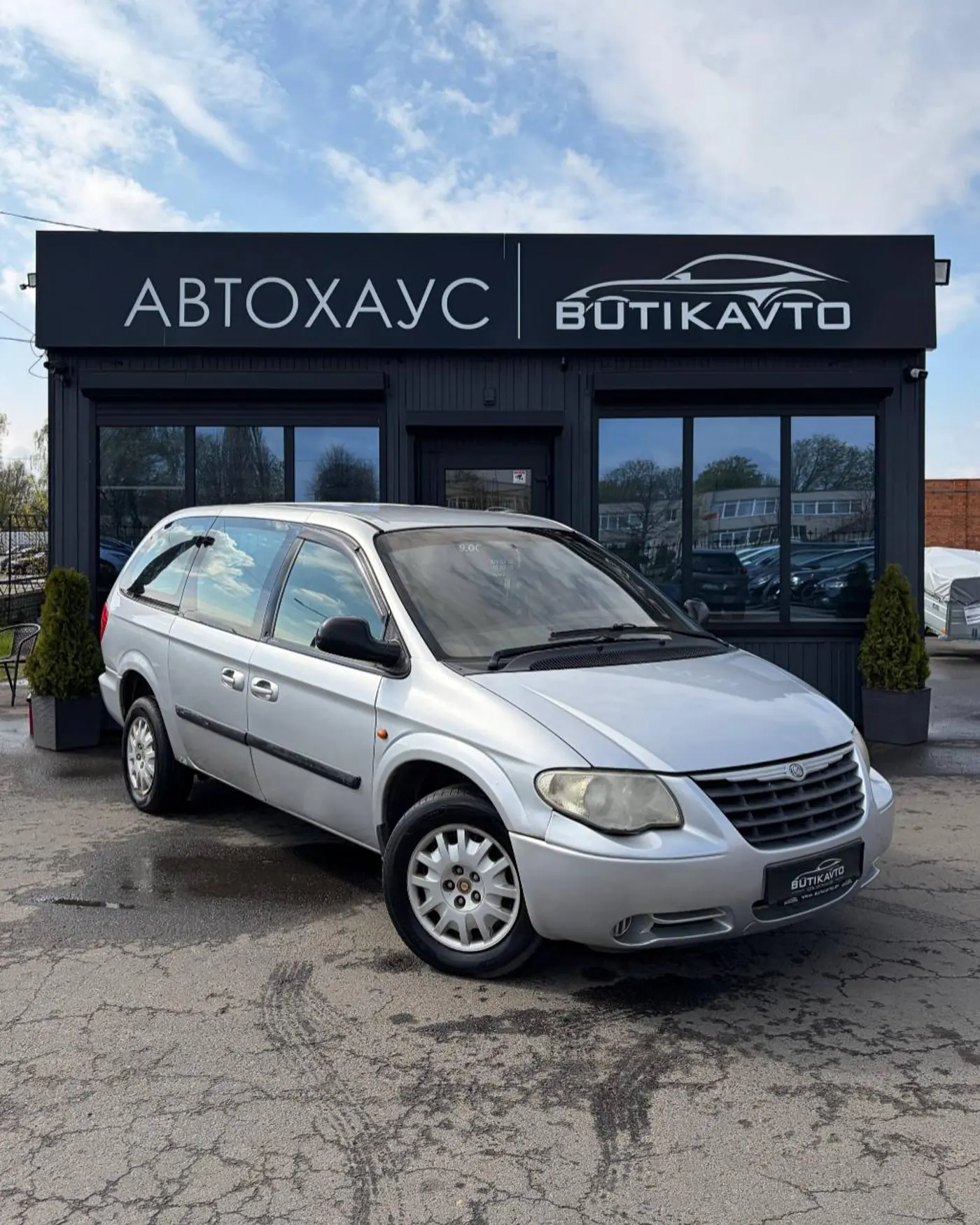 Chrysler Voyager IV Рестайлинг, 2004