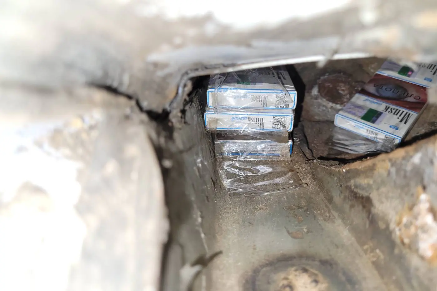 Белорус спрятал сигареты в скрытых полостях автомобиля — таможня нашла всё