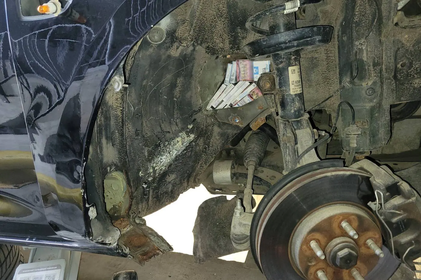 Белорус спрятал сигареты в скрытых полостях автомобиля — таможня нашла всё