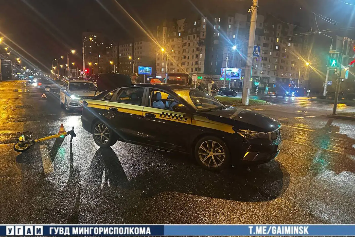 Не спешился – в Минске подросток на cамокате столкнулся с такси