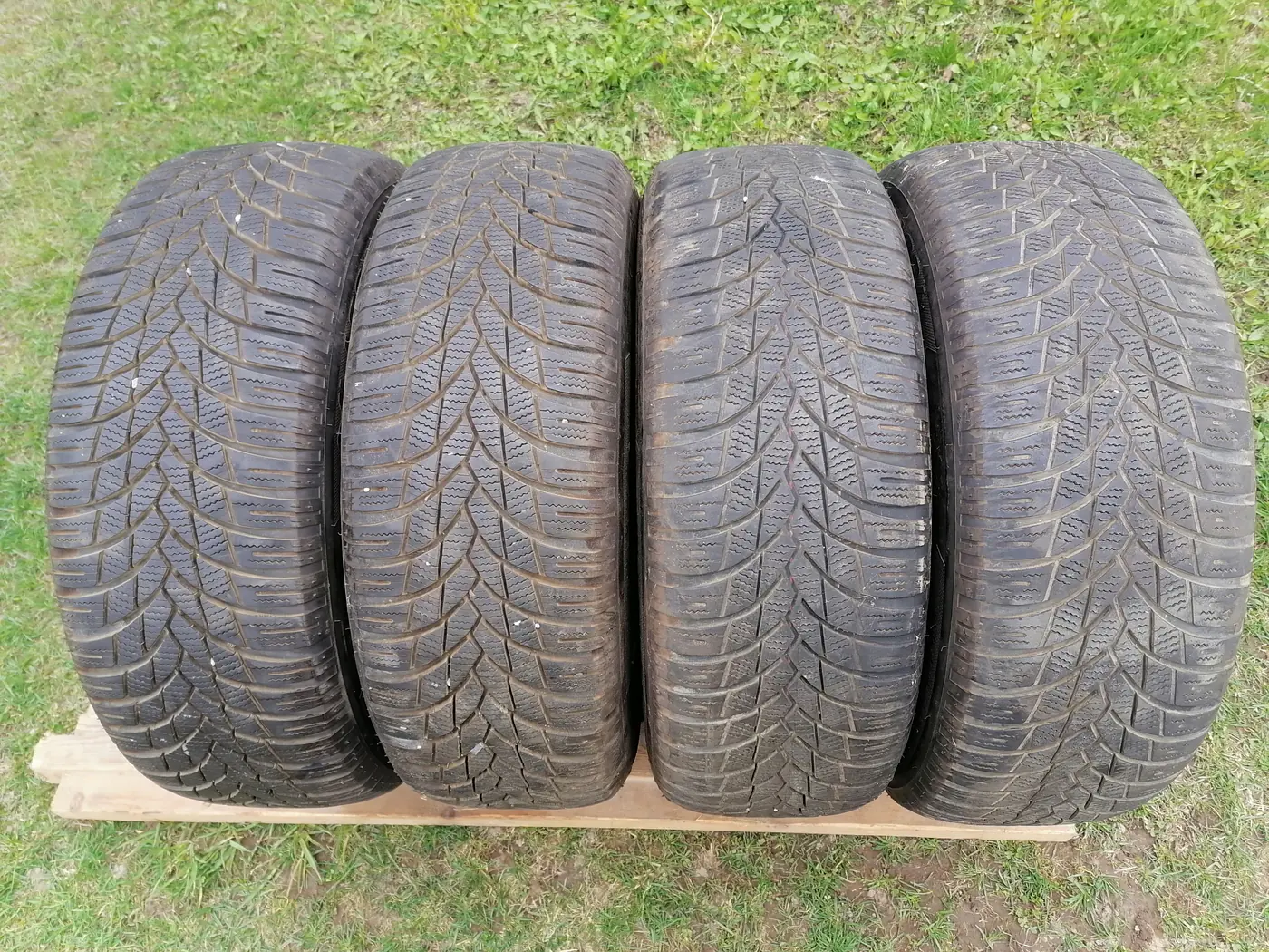R16 215 60 Lassa Snoways 4