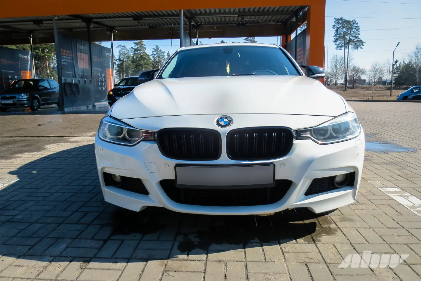 BMW_F30_спереди