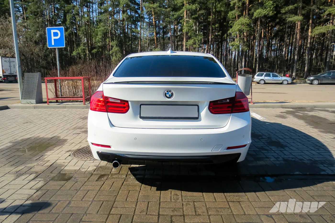 BMW_F30_сзади