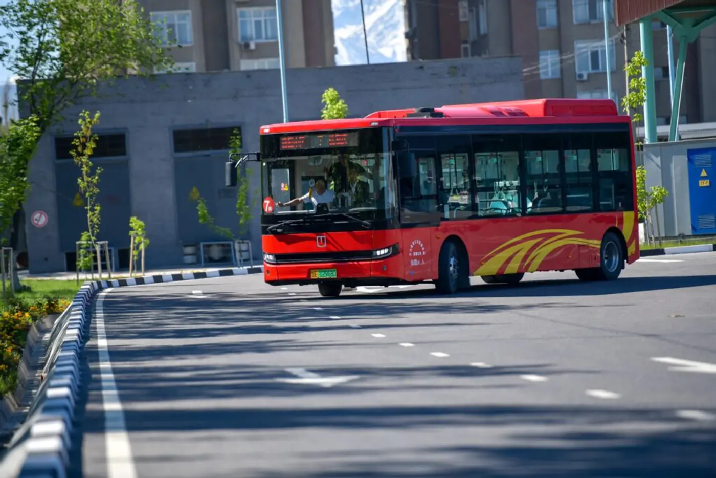 Geely нацелилась на города СНГ с новым электробусом