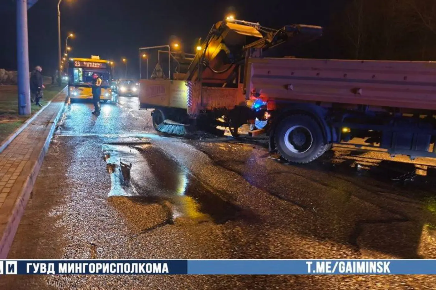 Не заметил стоящий МАЗ – авария на Долгиновском тракте