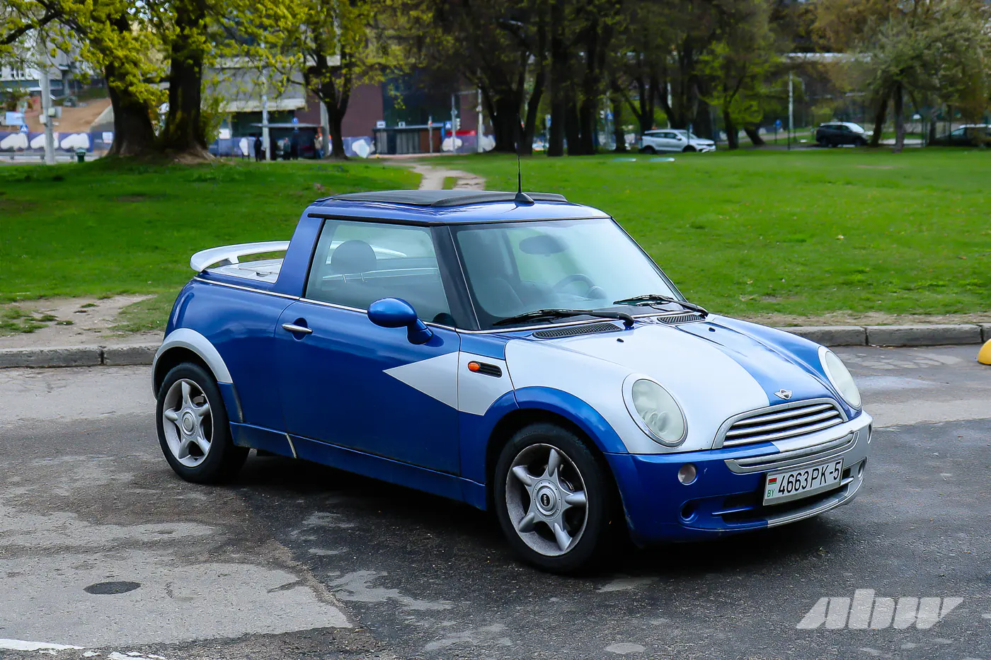 Автомобиль с ностальгией: как необычный рекламный MINI получил новую жизнь