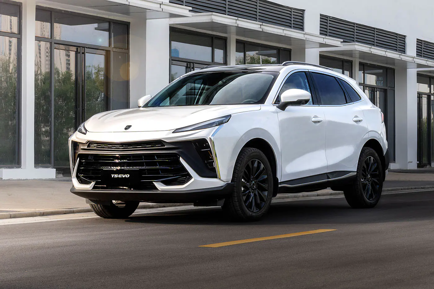 Forthing T5 EVO обновился и поступил в продажу