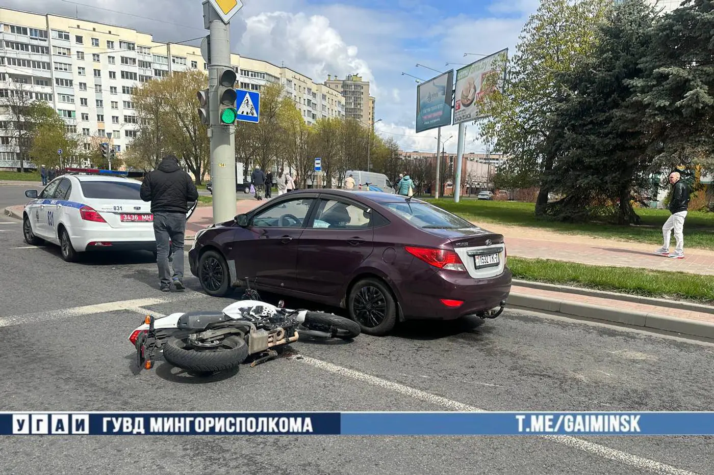 Потерял управление и упал: мотоциклист пострадал в Минске